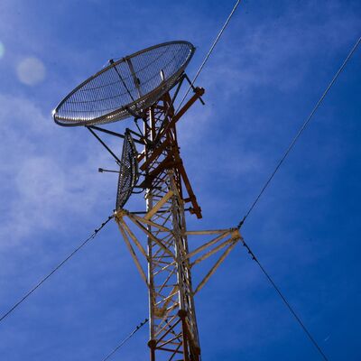 структура башни провода 20М 30М Гайд стабилизированная для городской базовой станции телекоммуникаций