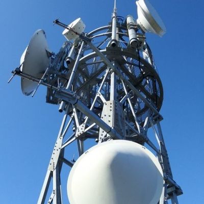 Q255B Q355B Q420B Дизайн 3 ноги угловая стальная башня телекоммуникационная башня