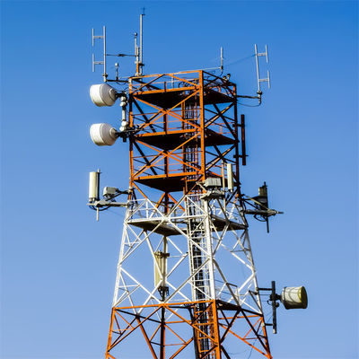 Рабочие платформы Солнечная энергия ГСМ База связи Антенна Башня 4 ноги Стальная решетчатая башня