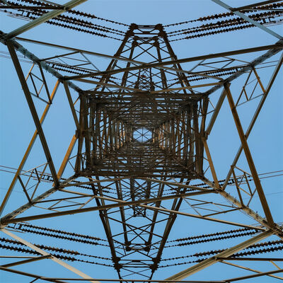 20 30 40 М 4 ноги Угловая стальная решетка Прочная 5G Wifi Cell Signal Booster Телекоммуникационная башня