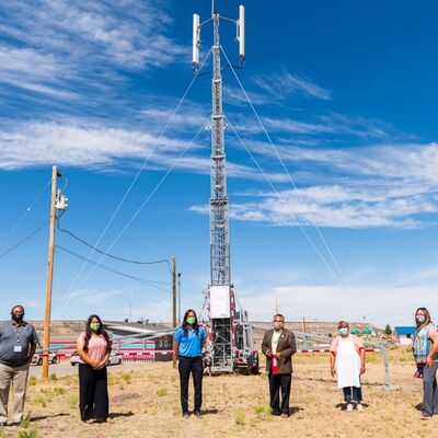 Телескопическая решетчатая башня 15-30M Зацинкованный стальной грузовик монтированная коммуникационная антенна 40M/S ветростойкая