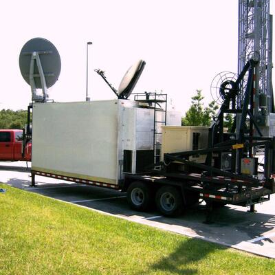 Наружная телескопическая оцинкованная сталь 15 20 30M 5G 4G Wi-Fi сигнал экстренной поддержки коммуникации башни