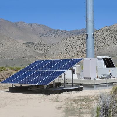 Башня антенны панели солнечных батарей удаленного района горячее гальванизированная башня радиосвязи 18 28 38М 5Г 4Г Вифи