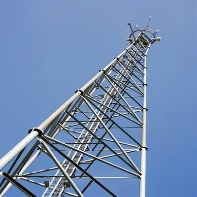 Толстая трехопорная трубчатая стальная башня с горячеоцинкованной отделкой для повышенной коррозионной стойкости на открытом воздухе