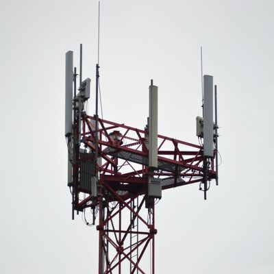 3 Legged Tubular IP67 Waterproof Galvanized Steel Telecommunication Tower For Offshore Marine Environment