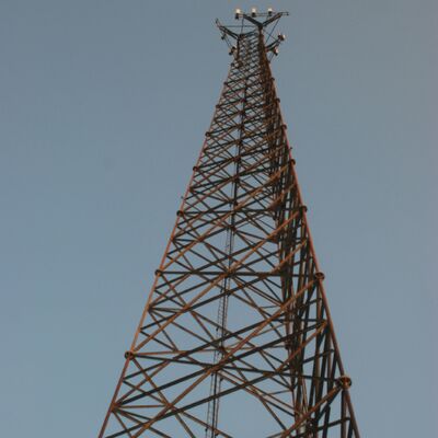 Башня связи высоты 20-100м 3 ног трубчатая изготовленная на заказ стальная для глобальных инженерных проектов