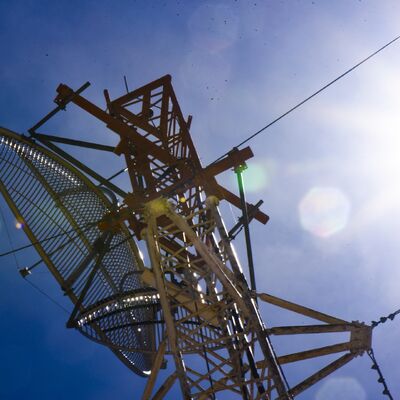 Wireless 5G Millimeter Wave Guyed Wire Tower Custom Design For Smart Telecom Deployment